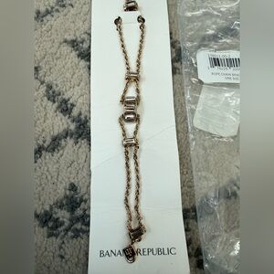 Banana Republic Gold Chain Bracelet with Rectangular Links